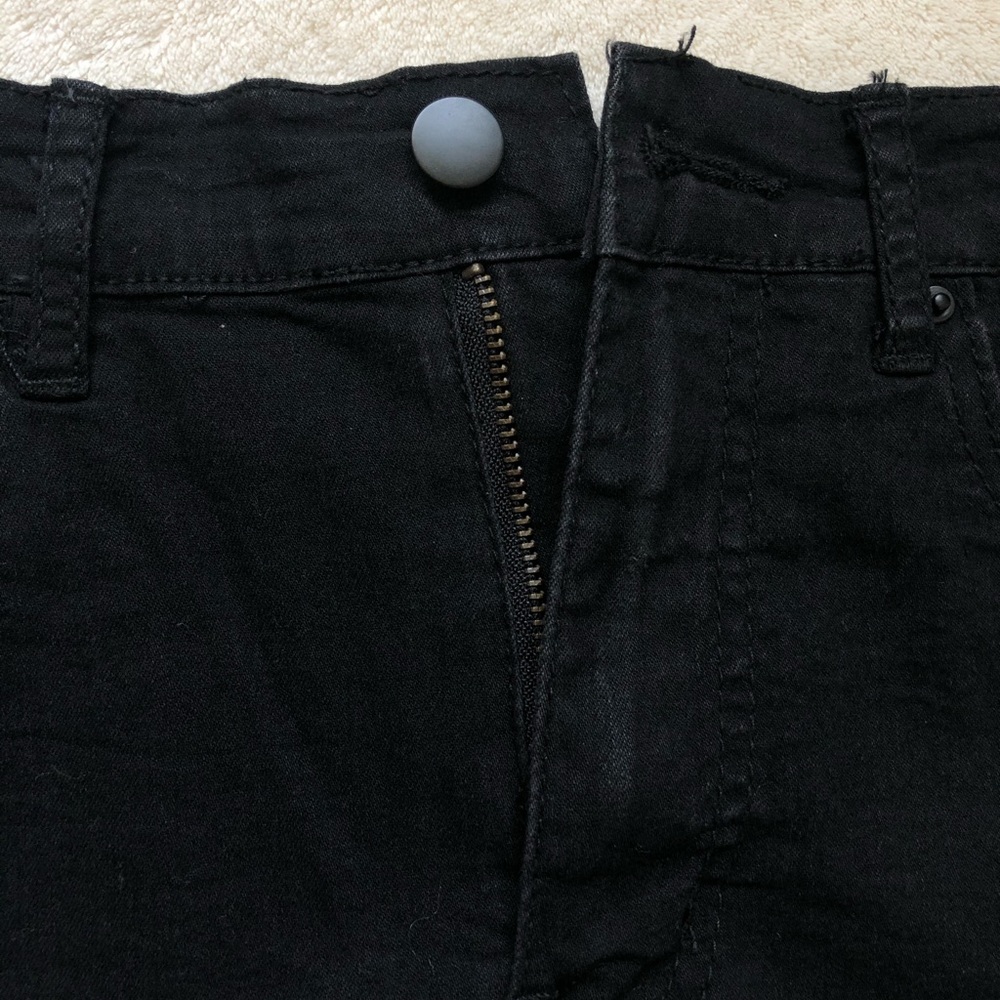 Shorts - Picture 4 of 5